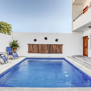 Capital O Yukon Hotel Playa del Carmen